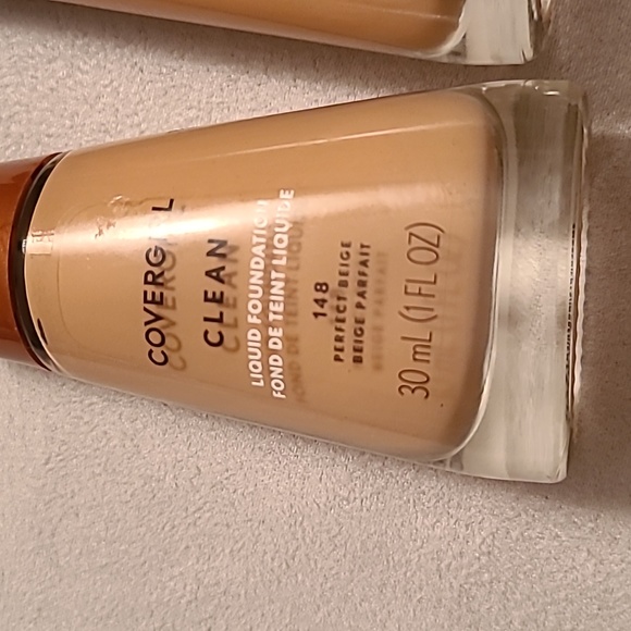 COVERGIRL MAKEUP BUNDLE OF 7 ITEMS - Picture 2 of 13